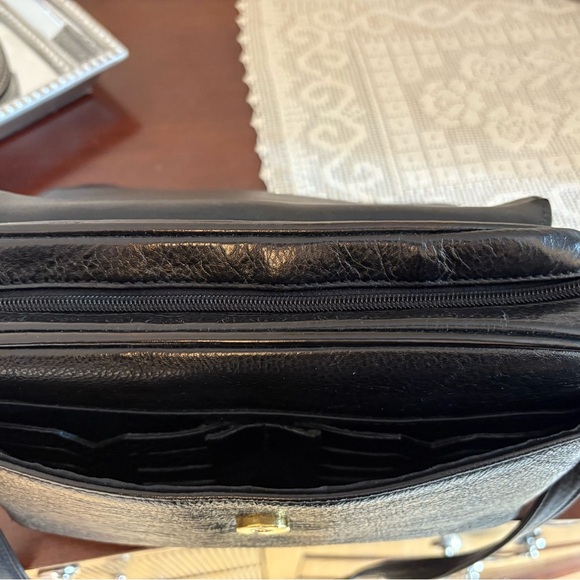 Gorgeous Black Leather Crossbody Bag, Vintage - Picture 7 of 13